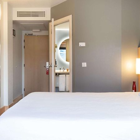 Ibis Madrid Алкобендас Екстериор снимка