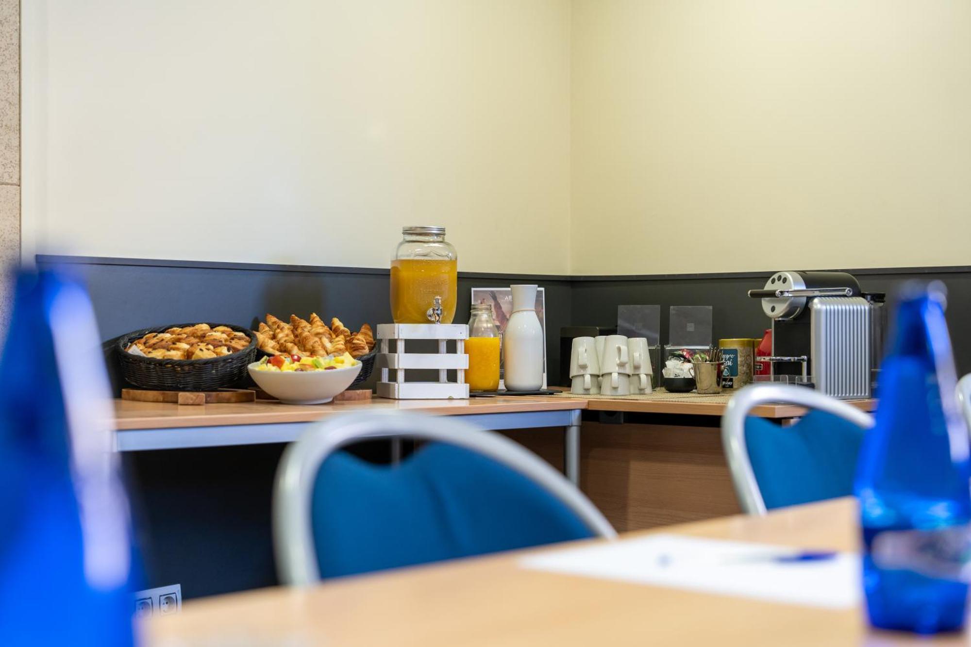 Ibis Madrid Алкобендас Екстериор снимка